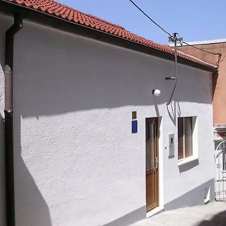 Ferienhaus In Mit Eigener Terrasse Ferienhaus Novi Vinodolski